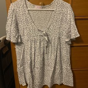 NWOT Pink Lily Gray Cheetah Print Top!